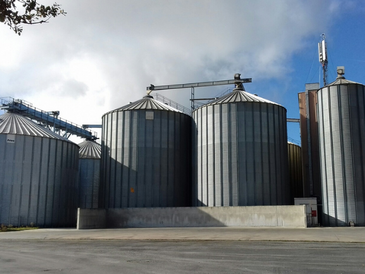 Photo des silos de collecte à Moisdon